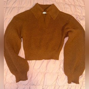 Brown knit sweater with collar